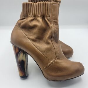 Elie Tahari heeled booties size 37